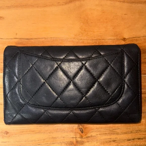 🐝🐝SOLD🐝🐝CHANEL Classic Long Black Quilted Caviar Leather Wallet - Picture 2 of 9